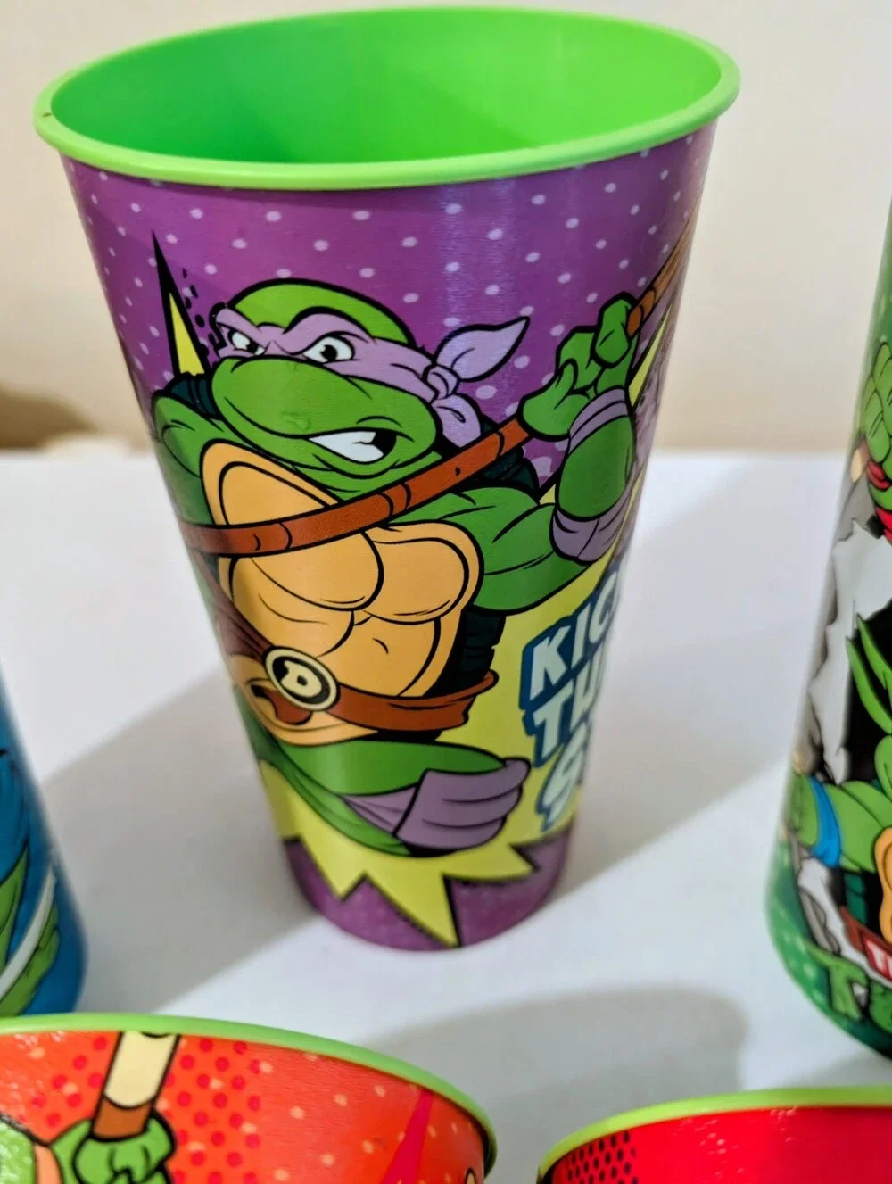 TM Ninja Turtles 2014 32 Oz Plastic Party Cups - Green Interior. Set Of 5.